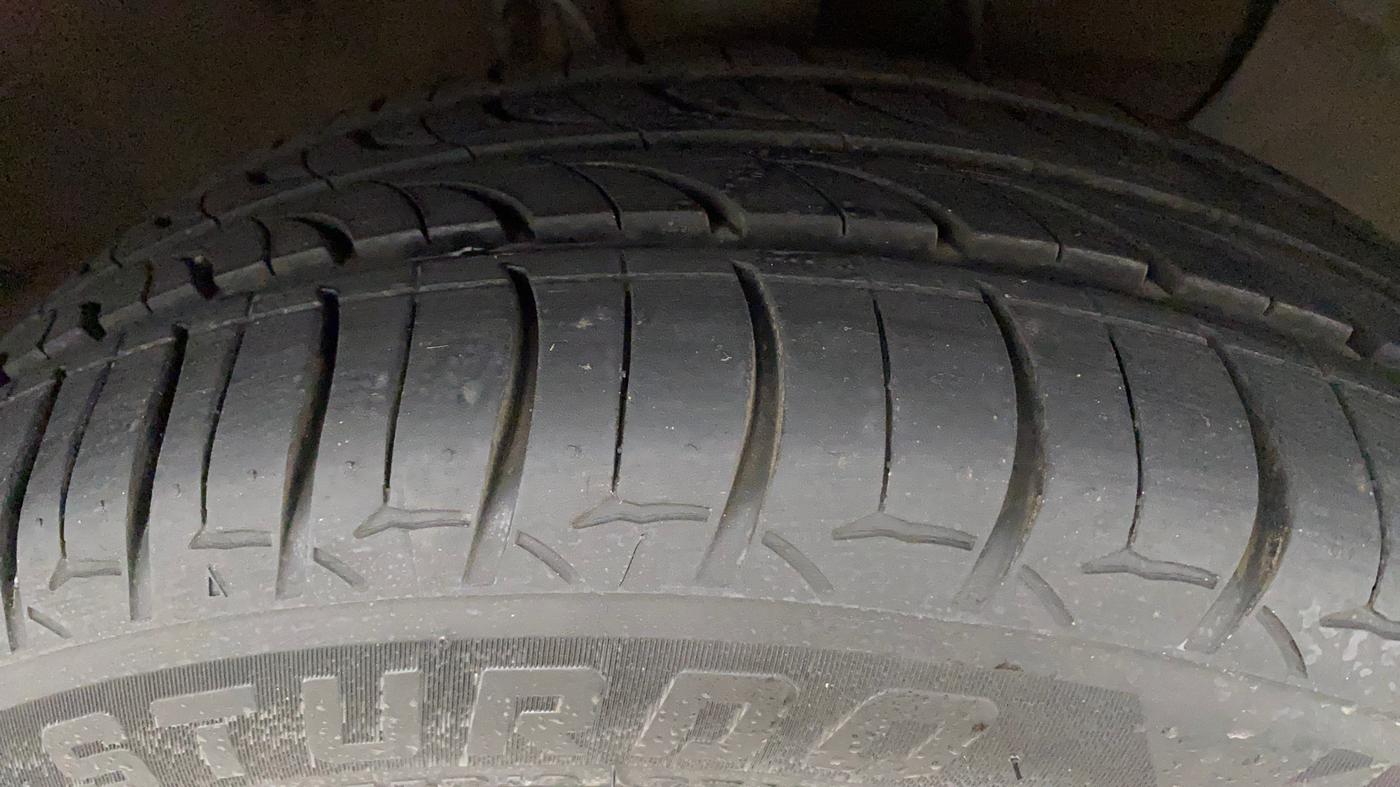 2018 Hyundai Elite i20 ASTA 1.2 (O), Petrol, Manual, 83,132 km, Right Front Tyre Tread