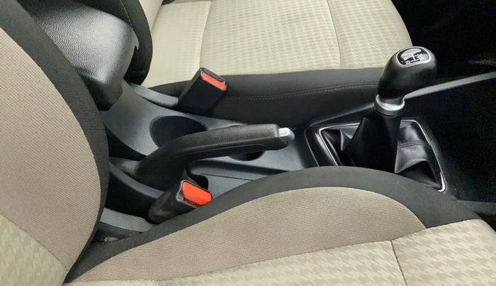 2018 Hyundai Elite i20 ASTA 1.2 (O), Petrol, Manual, 83,132 km, Gear Lever