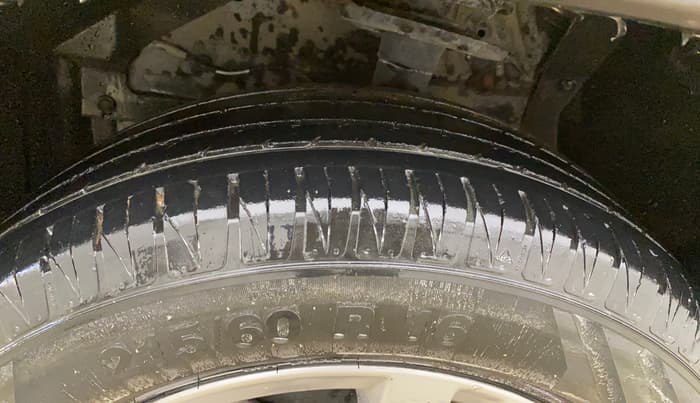 2016 Maruti Vitara Brezza ZDI PLUS, Diesel, Manual, 94,151 km, Left Front Tyre Tread