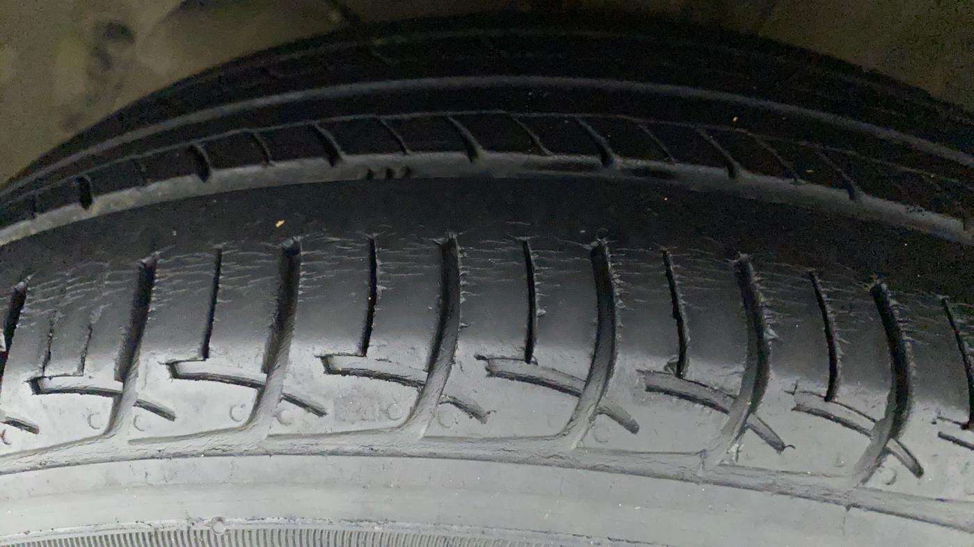 2017 Maruti Baleno DELTA CVT PETROL 1.2, Petrol, Automatic, 44,626 km, Left Front Tyre Tread