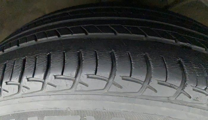 2017 Maruti Baleno DELTA CVT PETROL 1.2, Petrol, Automatic, 44,626 km, Right Front Tyre Tread