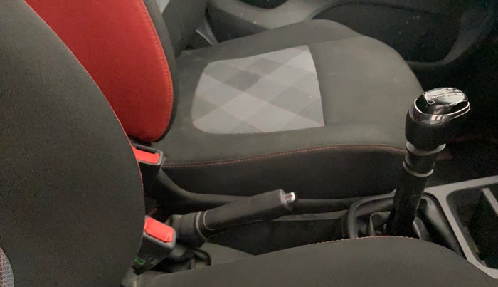 2019 Renault Kwid RXT 1.0, Petrol, Manual, 22,124 km, Gear Lever