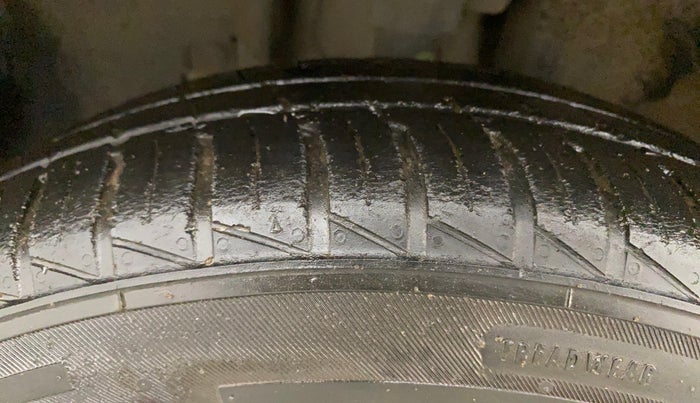 2019 Renault Kwid RXT 1.0, Petrol, Manual, 22,124 km, Left Front Tyre Tread