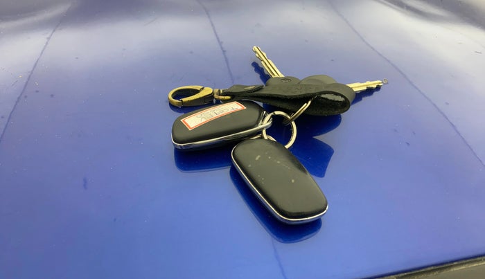 2017 Hyundai Eon ERA +, Petrol, Manual, 52,385 km, Key Close Up