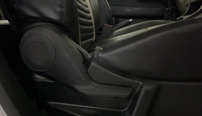 2022 Maruti New Wagon-R VXI CNG 1.0, CNG, Manual, 65,331 km, Driver Side Adjustment Panel