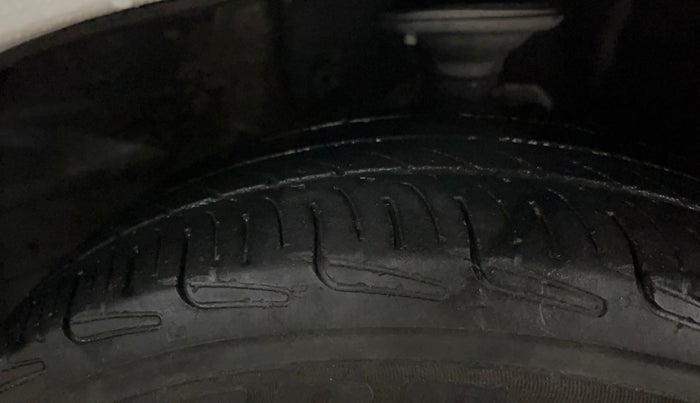 2022 Maruti New Wagon-R VXI CNG 1.0, CNG, Manual, 65,331 km, Right Front Tyre Tread