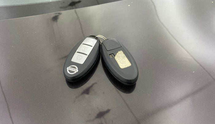 2017 Nissan Sunny XV CVT, Petrol, Automatic, 73,447 km, Key Close Up