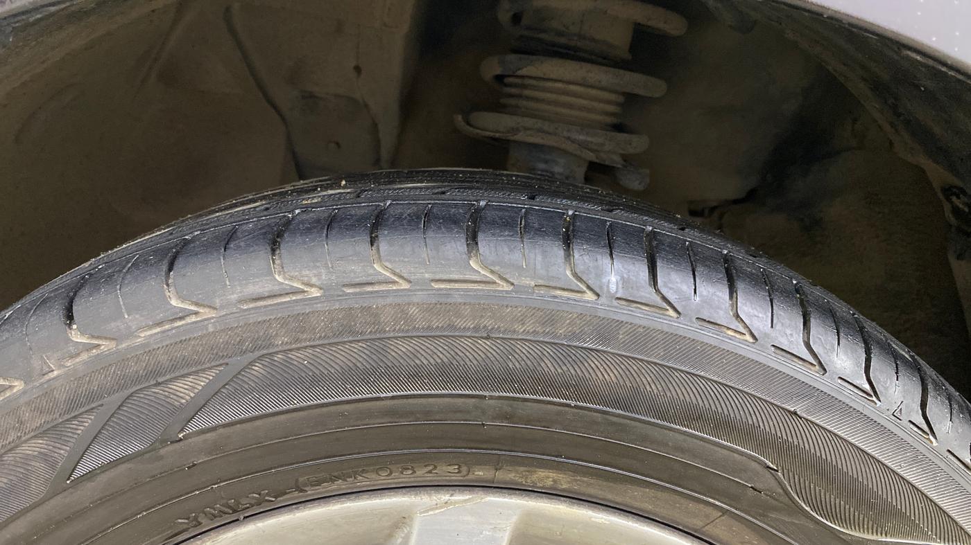 2017 Nissan Sunny XV CVT, Petrol, Automatic, 73,384 km, Left Front Tyre Tread