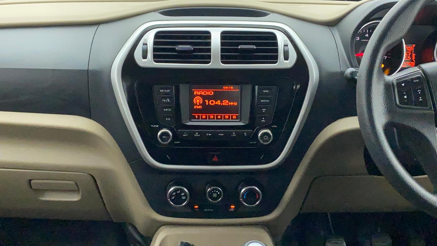 2016 Mahindra TUV300 T8, Diesel, Manual, 47,528 km, Air Conditioner