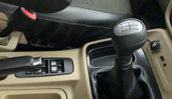 2016 Mahindra TUV300 T8, Diesel, Manual, 47,528 km, Gear Lever