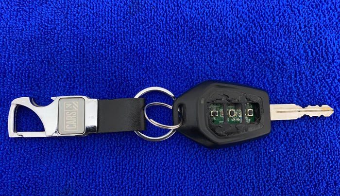 2016 Mahindra TUV300 T8, Diesel, Manual, 47,528 km, Key Close Up