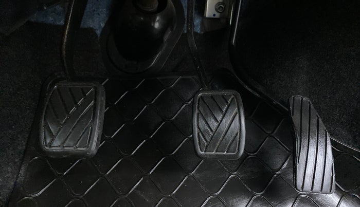 2018 Maruti Wagon R 1.0 VXI, Petrol, Manual, 15,549 km, Pedals