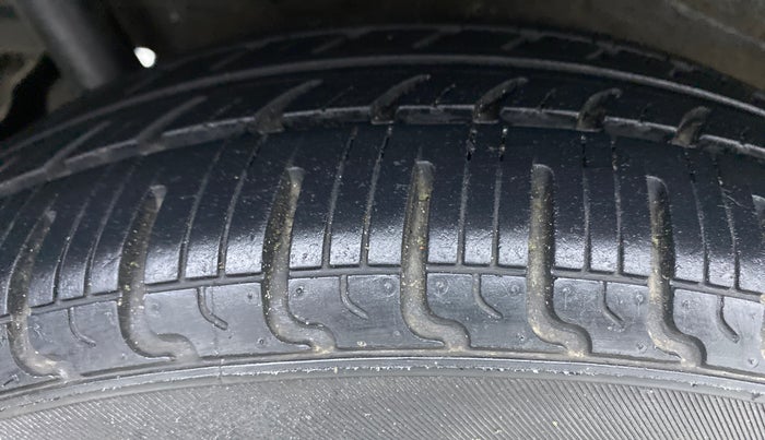 2018 Maruti Wagon R 1.0 VXI, Petrol, Manual, 15,549 km, Right Rear Tyre Tread