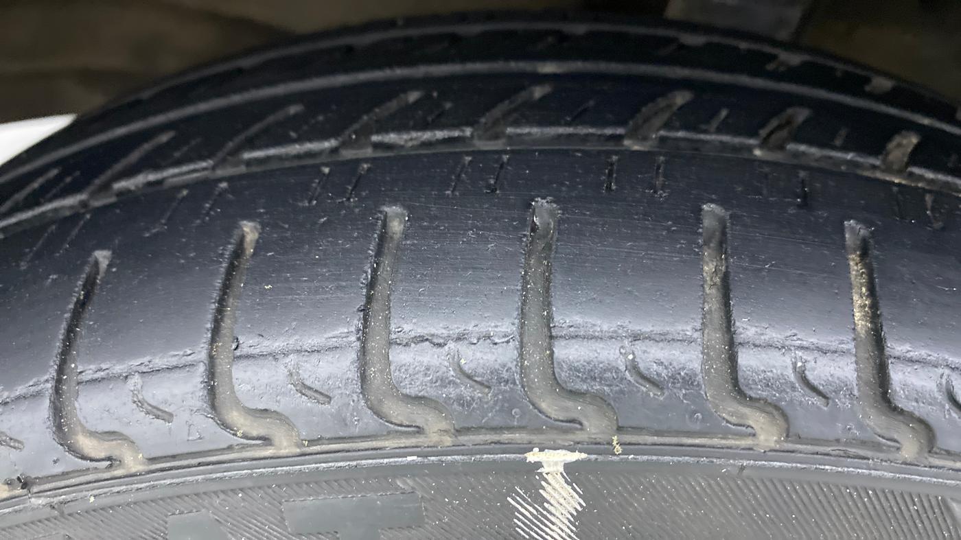 2018 Maruti Wagon R 1.0 VXI, Petrol, Manual, 15,549 km, Left Front Tyre Tread