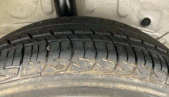 2015 Toyota Etios G, Petrol, Manual, 11,104 km, Right Rear Tyre Tread