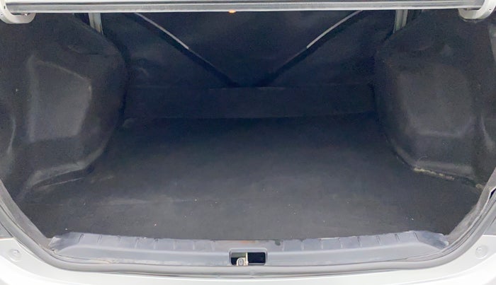 2015 Toyota Etios G, Petrol, Manual, 11,104 km, Boot Inside