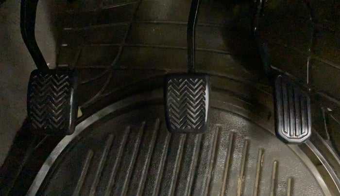 2015 Toyota Etios G, Petrol, Manual, 11,104 km, Pedals