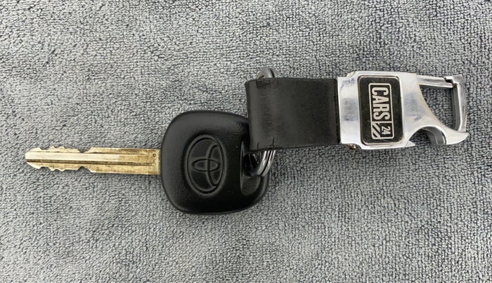 2015 Toyota Etios G, Petrol, Manual, 11,104 km, Key Close Up