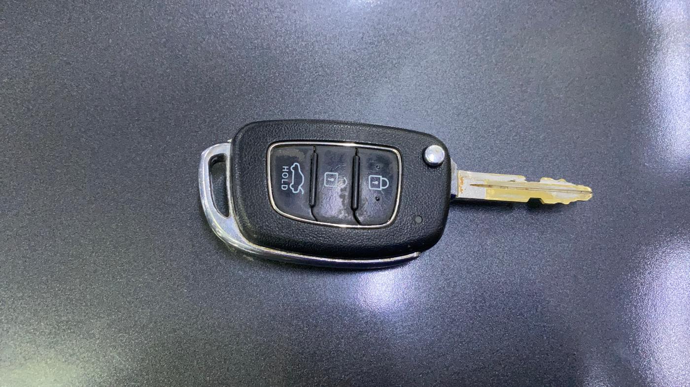 2022 Hyundai AURA S 1.2 AMT, Petrol, Automatic, 45,222 km, Key Close Up