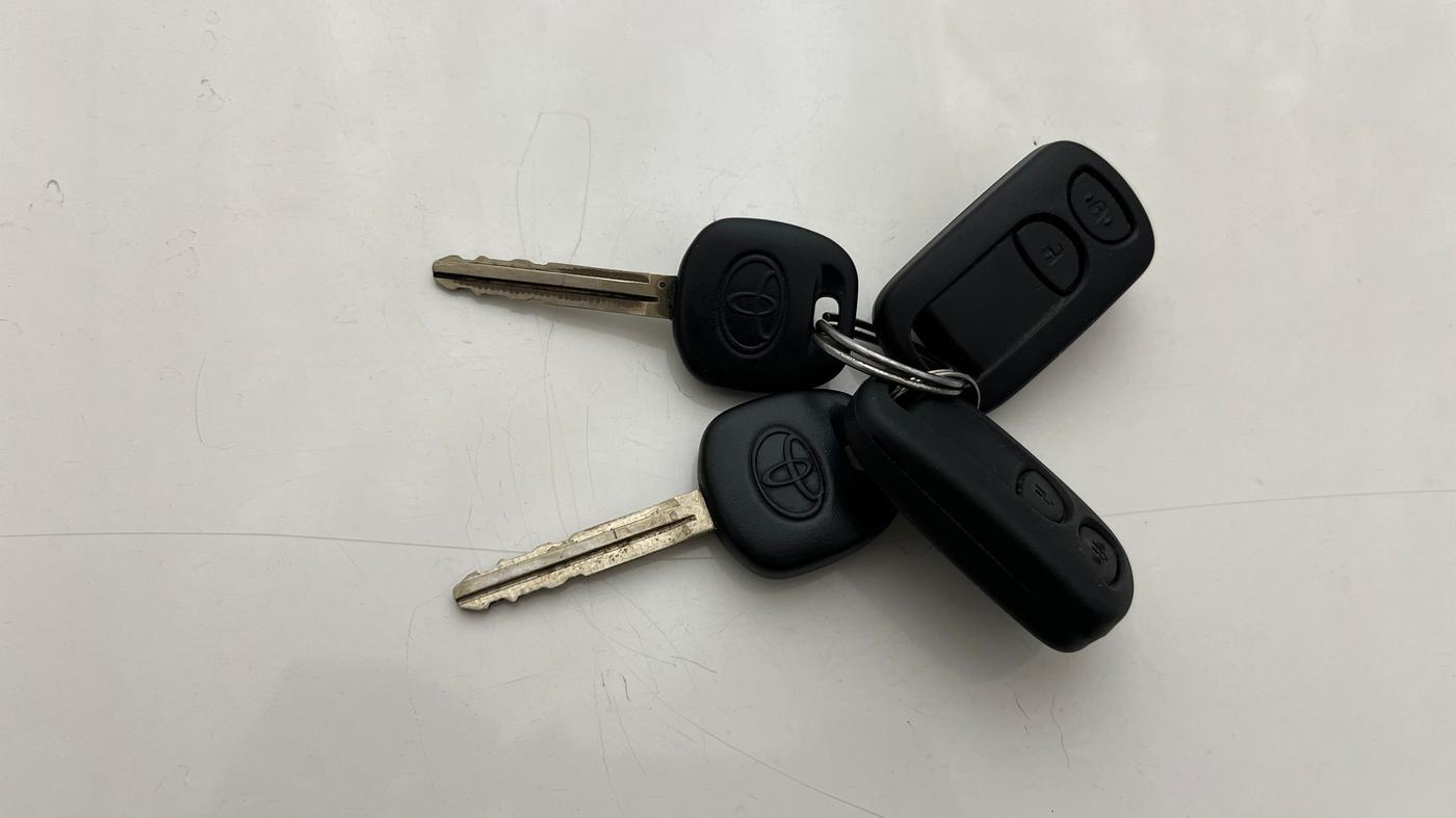 2016 Toyota Etios G, Petrol, Manual, 27,162 km, Key Close Up