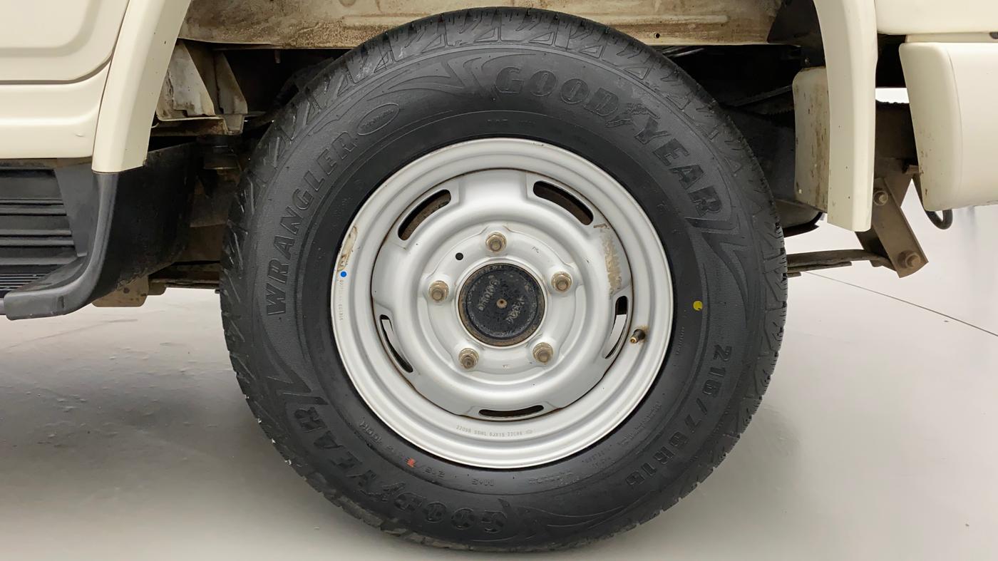 2022 Mahindra Bolero B4, Diesel, Manual, 47,114 km, Left Rear Wheel