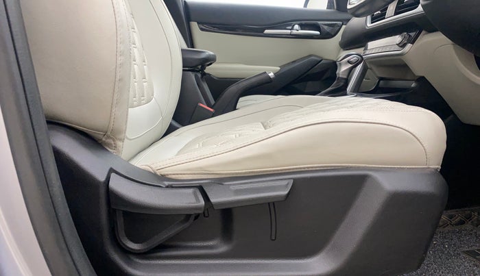 2021 KIA SELTOS HTX 1.5 CVT PETROL, Petrol, Automatic, 61,116 km, Driver Side Adjustment Panel