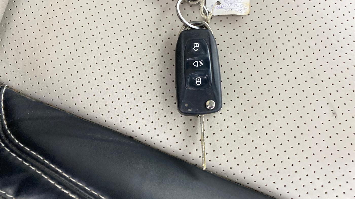 2018 Tata Tiago XT PETROL, Petrol, Manual, 85,465 km, Key Close Up