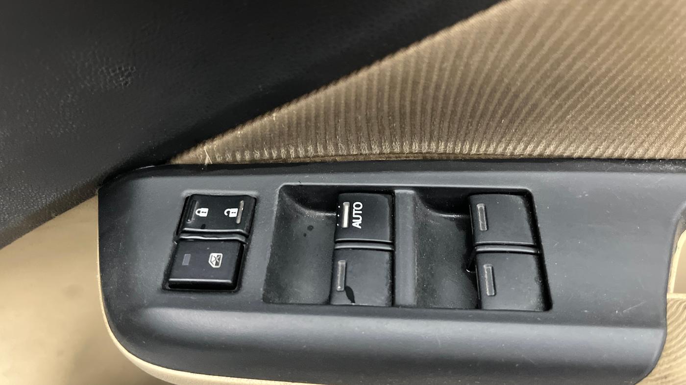 2016 Honda City 1.5L I-VTEC SV CVT, Petrol, Automatic, 45,129 km, Driver Side Door Panels Control