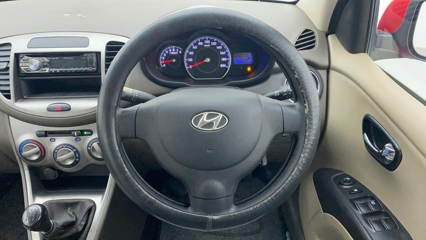 2013 Hyundai i10 MAGNA 1.2 KAPPA2, Petrol, Manual, 96,088 km, Steering Wheel Close Up