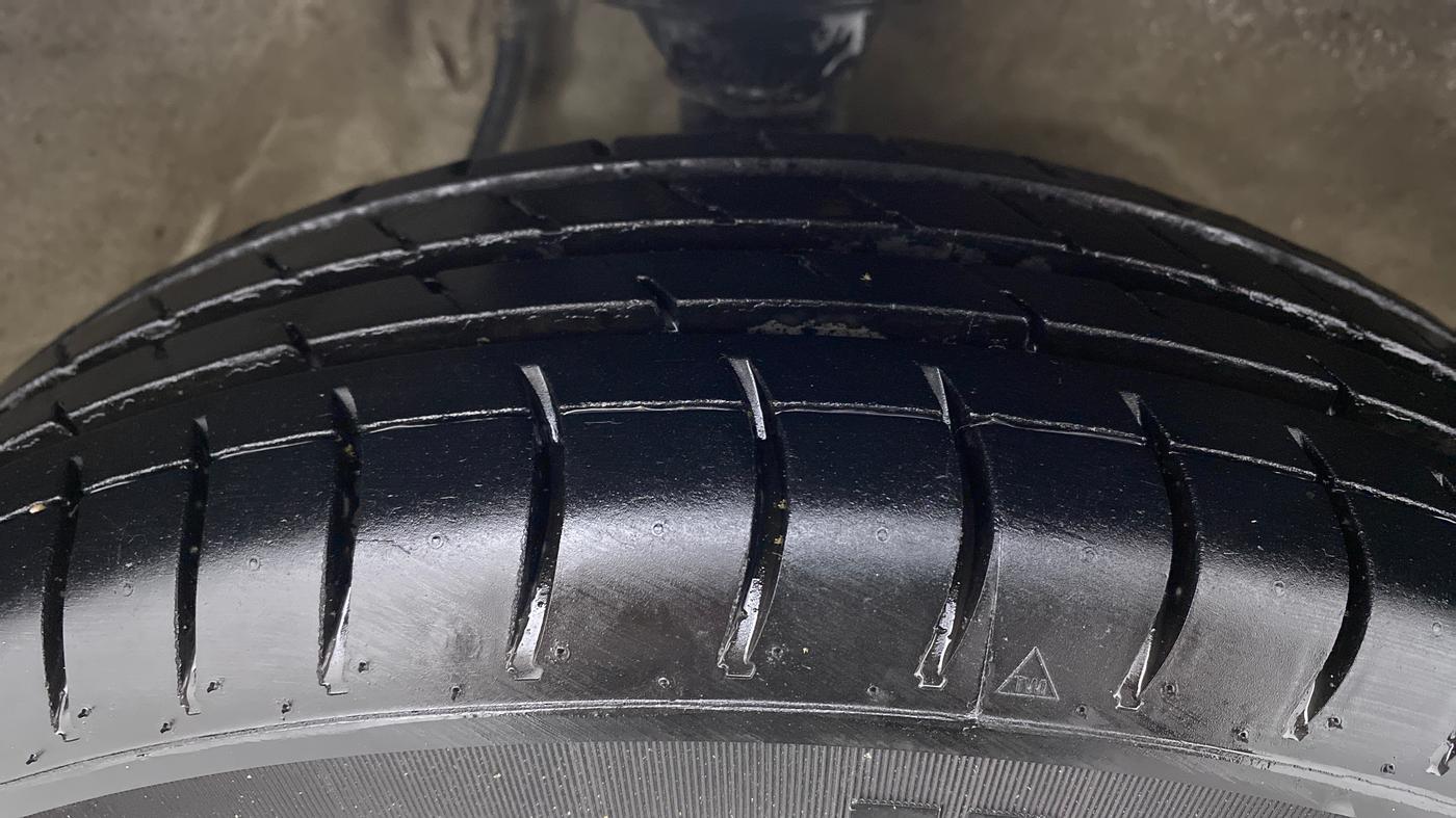 2017 Maruti Alto 800 VXI, Petrol, Manual, 83,403 km, Right Front Tyre Tread