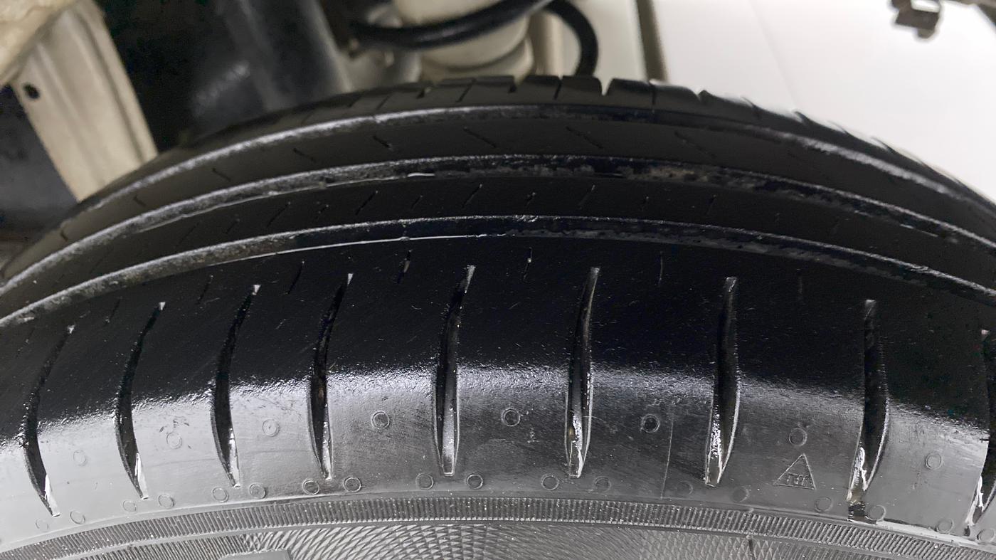 2017 Maruti Alto 800 VXI, Petrol, Manual, 83,403 km, Left Rear Tyre Tread