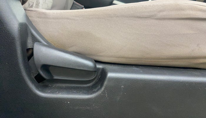 2015 Maruti Wagon R 1.0 VXI, Petrol, Manual, 79,189 km, Driver Side Adjustment Panel