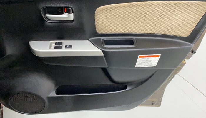 2017 Maruti Wagon R 1.0 LXI CNG, CNG, Manual, 47,787 km, Driver Side Door Panels Control