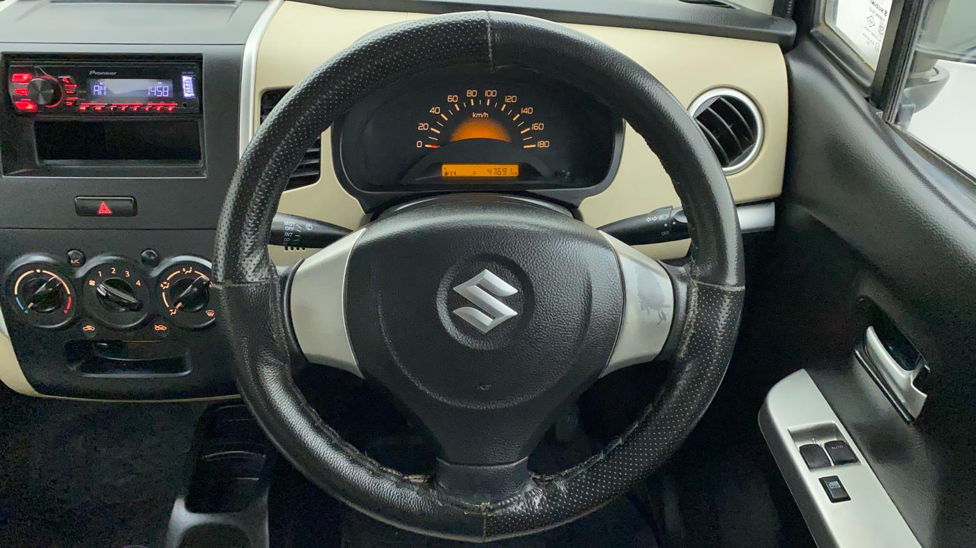 2017 Maruti Wagon R 1.0 LXI CNG, CNG, Manual, 47,787 km, Steering Wheel Close Up