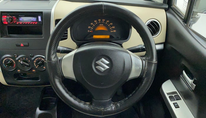 2017 Maruti Wagon R 1.0 LXI CNG, CNG, Manual, 47,787 km, Steering Wheel Close Up