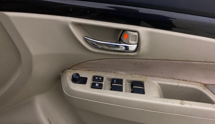 2017 Maruti Ciaz DELTA 1.4 AT PETROL, Petrol, Automatic, 61,821 km, Driver Side Door Panels Control