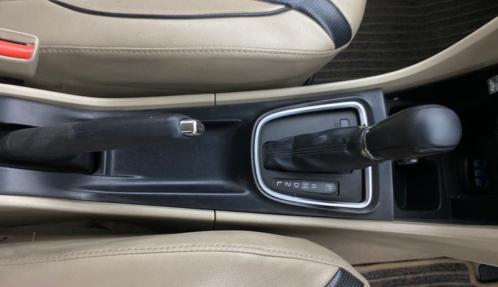 2017 Maruti Ciaz DELTA 1.4 AT PETROL, Petrol, Automatic, 61,821 km, Gear Lever