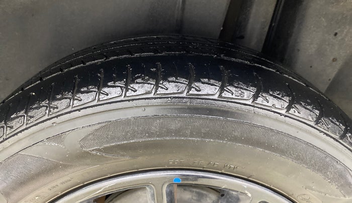 2017 Maruti Ciaz DELTA 1.4 AT PETROL, Petrol, Automatic, 61,821 km, Left Rear Tyre Tread