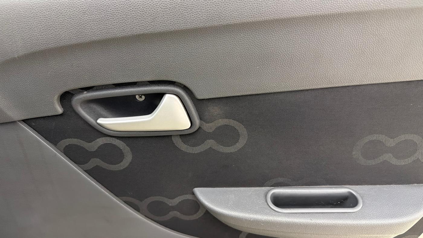 2014 Maruti Alto 800 LXI, Petrol, Manual, 35,191 km, Driver Side Door Panels Control