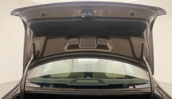 2015 Volkswagen Vento HIGHLINE PETROL AT, Petrol, Automatic, 47,965 km, Boot Door Open