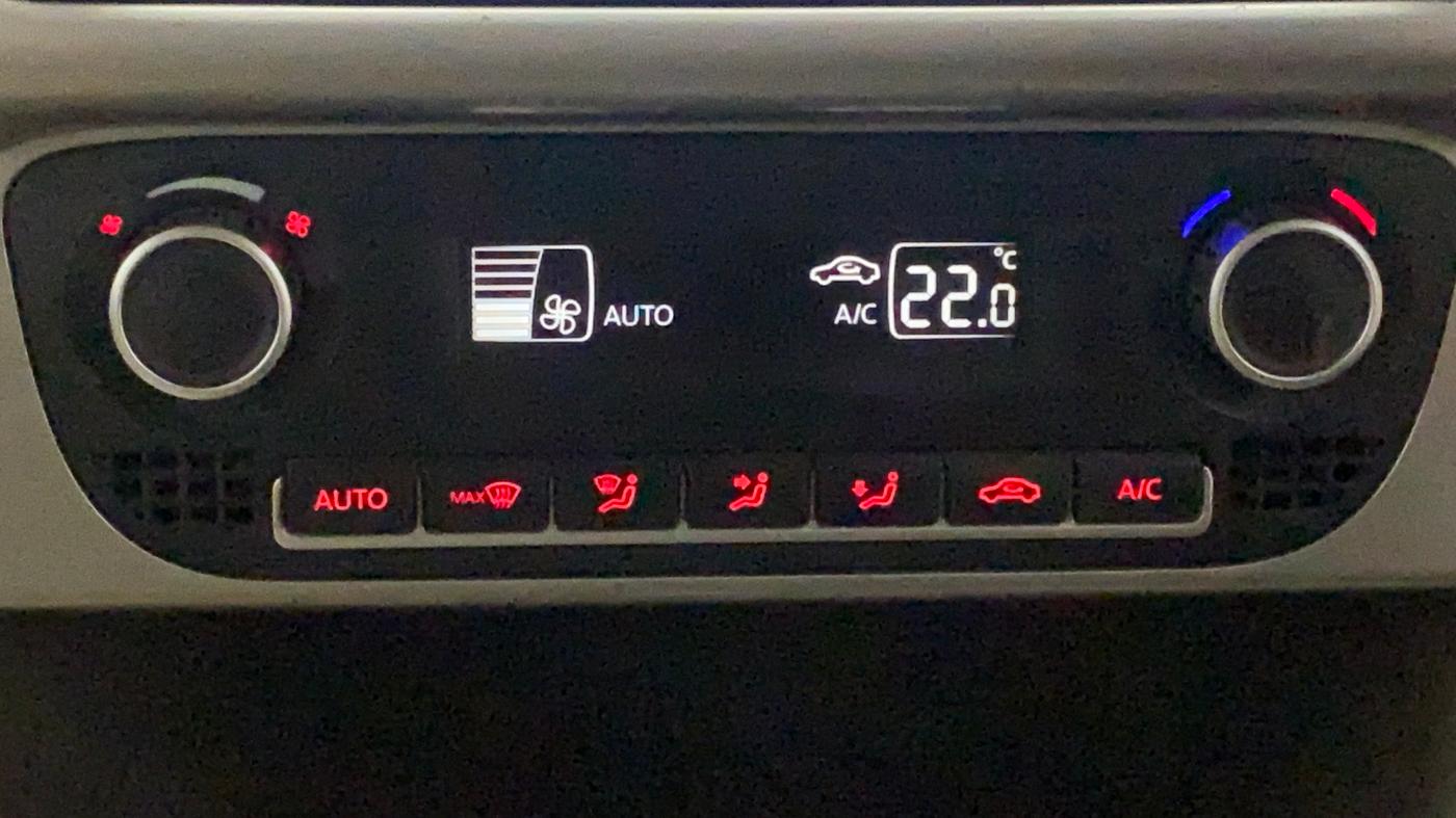 2015 Volkswagen Vento HIGHLINE PETROL AT, Petrol, Automatic, 47,965 km, Automatic Climate Control