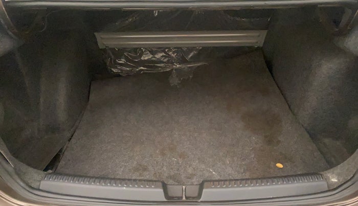 2015 Volkswagen Vento HIGHLINE PETROL AT, Petrol, Automatic, 47,965 km, Boot Inside