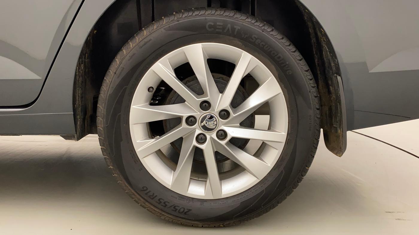 2022 Skoda SLAVIA AMBITION 1.0L TSI MT, Petrol, Manual, 3,463 km, Left Rear Wheel
