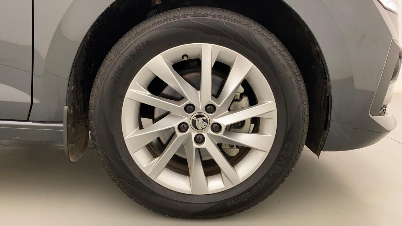 2022 Skoda SLAVIA AMBITION 1.0L TSI MT, Petrol, Manual, 3,463 km, Right Front Wheel