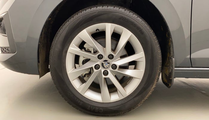 2022 Skoda SLAVIA AMBITION 1.0L TSI MT, Petrol, Manual, 3,463 km, Left Front Wheel