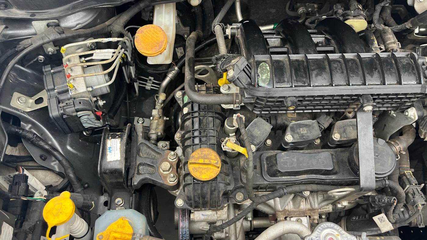 2023 Tata PUNCH ADVENTURE MT, Petrol, Manual, 27,221 km, Engine View - Right