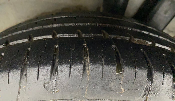 2015 Hyundai Xcent S 1.2, Petrol, Manual, 72,377 km, Left Rear Tyre Tread