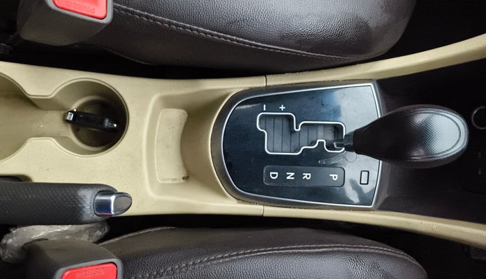 2016 Hyundai Verna FLUIDIC 4S 1.6 VTVT S AT, Petrol, Automatic, 78,631 km, Gear Lever