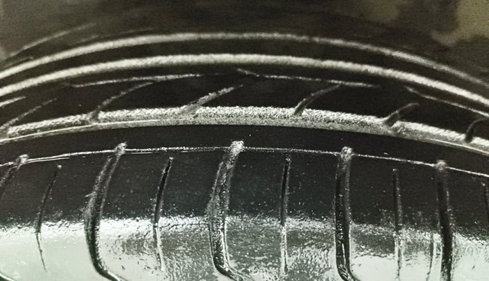 2016 Hyundai Verna FLUIDIC 4S 1.6 VTVT S AT, Petrol, Automatic, 78,631 km, Left Front Tyre Tread