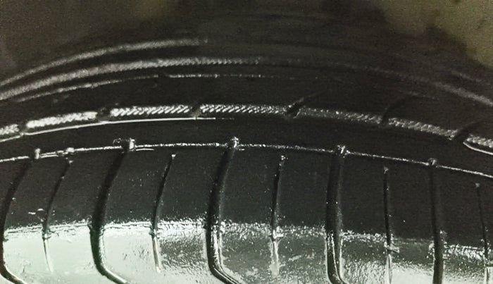 2016 Hyundai Verna FLUIDIC 4S 1.6 VTVT S AT, Petrol, Automatic, 78,631 km, Right Front Tyre Tread